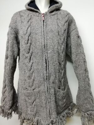 Wollen vest kabels en franjes